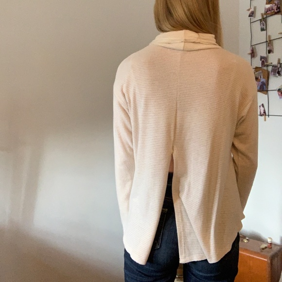 long sleeve turtleneck - Picture 3 of 3